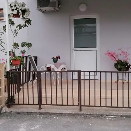 Hamboula * Полис